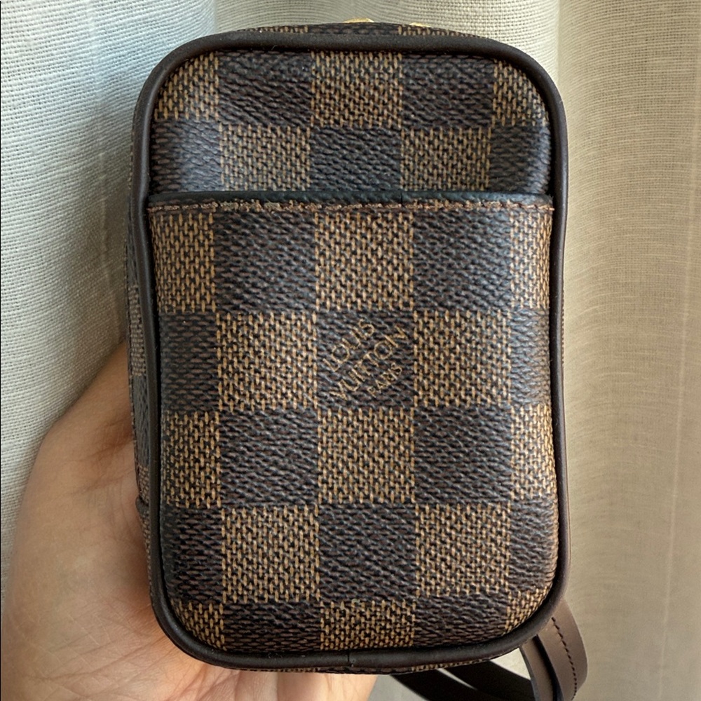 Louis Vuitton Etui Okapi PM - Picture 10 of 13